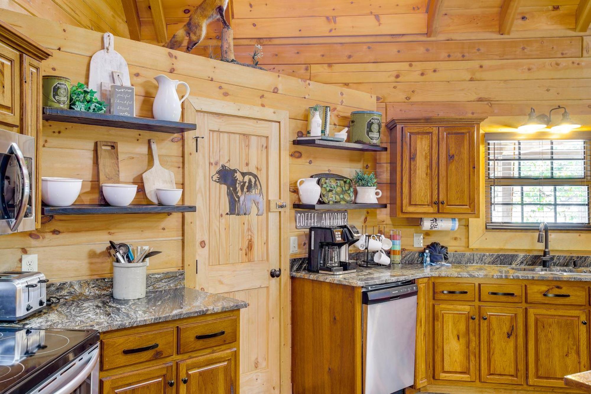 Riverfront Cabin With Hot Tub - 3 Miles To Dollywood Pigeon Forge Exterior foto