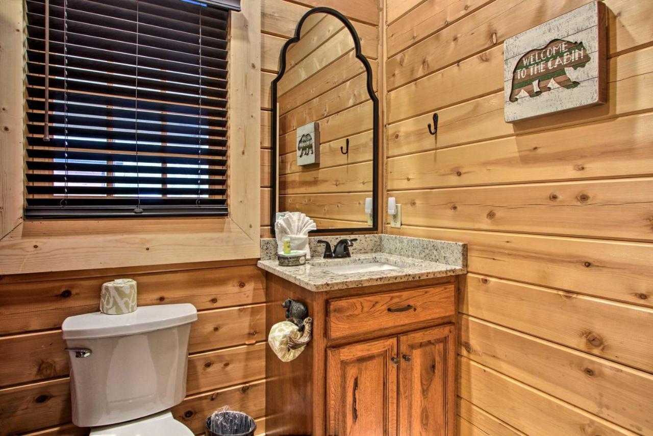 Riverfront Cabin With Hot Tub - 3 Miles To Dollywood Pigeon Forge Exterior foto
