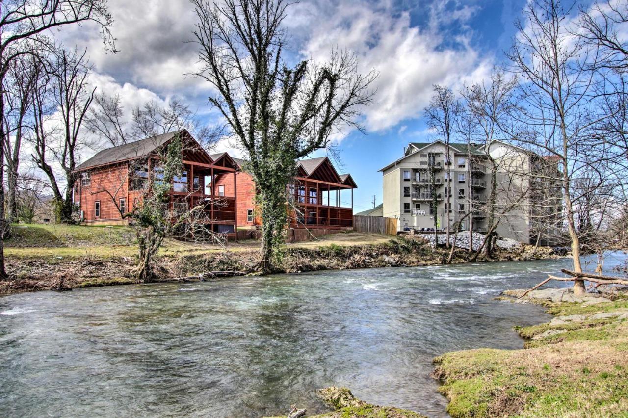 Riverfront Cabin With Hot Tub - 3 Miles To Dollywood Pigeon Forge Exterior foto