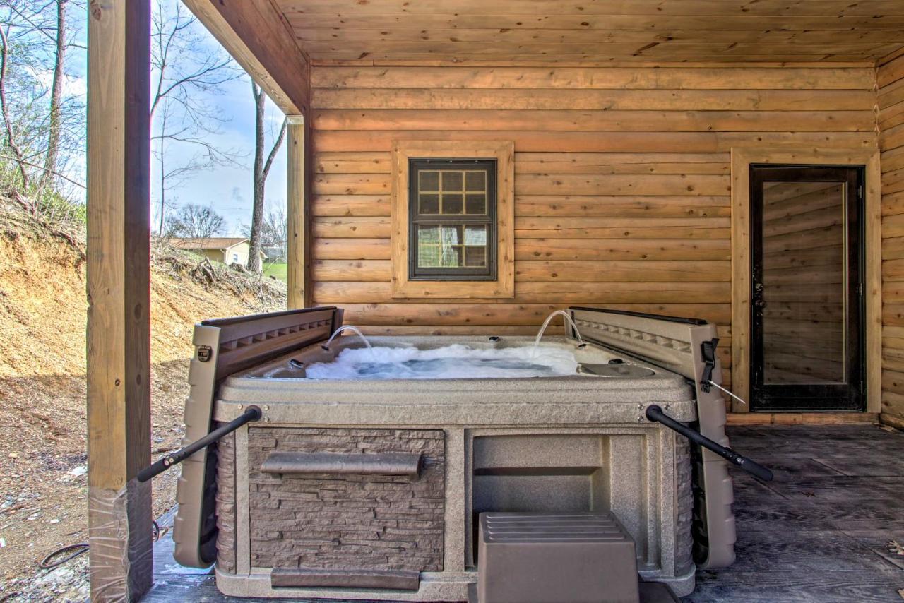 Riverfront Cabin With Hot Tub - 3 Miles To Dollywood Pigeon Forge Exterior foto